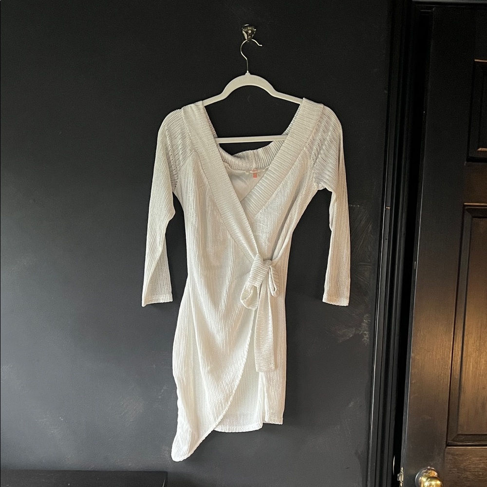 Luxxel Elegant Cream Long Sleeve Dress